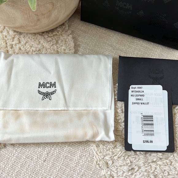 🌸MCM Leopard Haircalf Small Zipped Wallet NWT - Picture 5 of 6